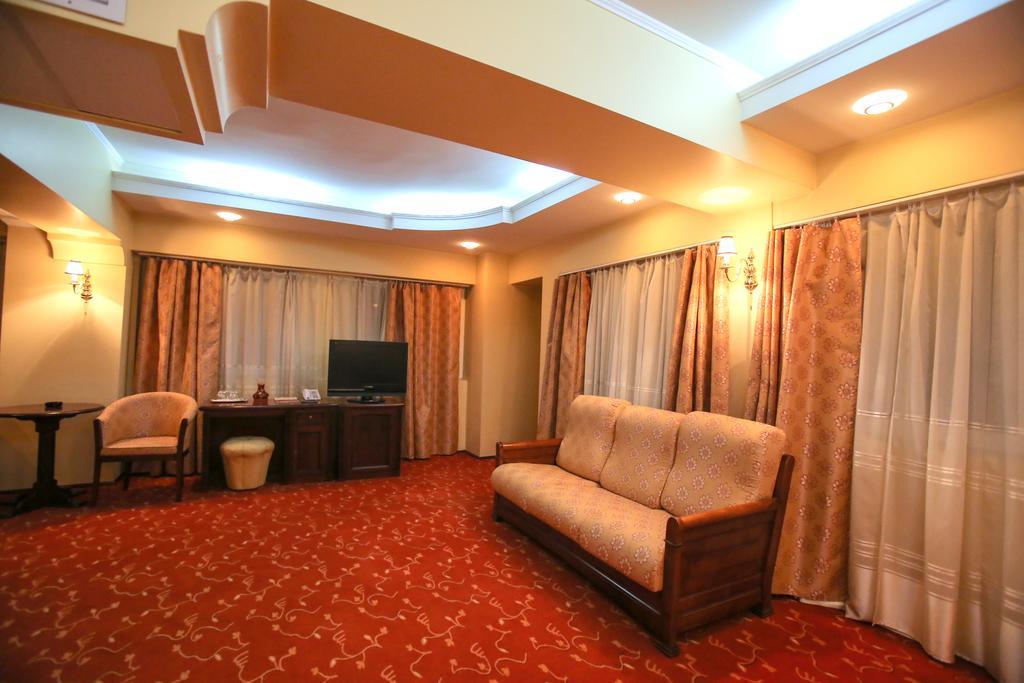 Hotel Mara Baia Mare Bagian luar foto