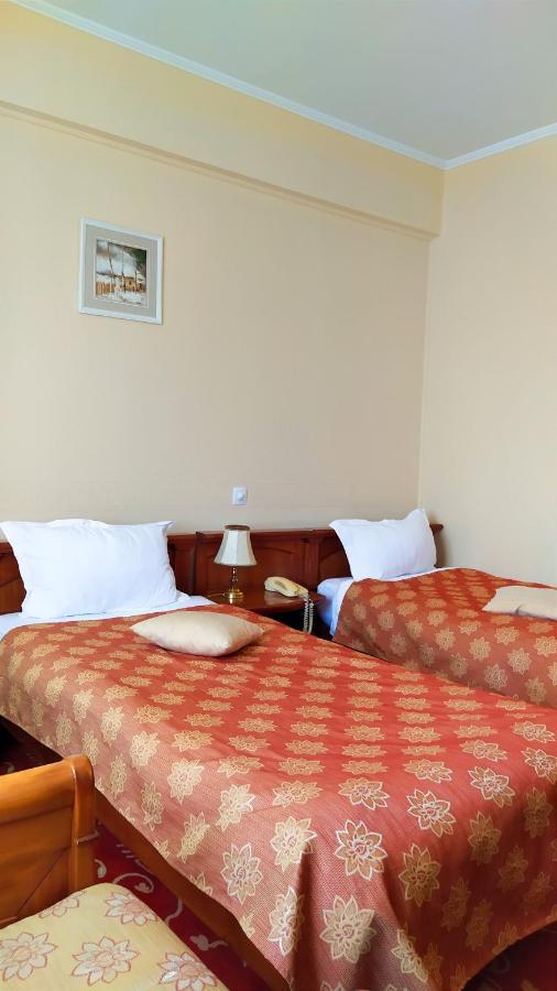 Hotel Mara Baia Mare Bagian luar foto